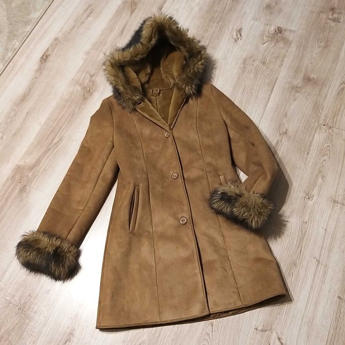 Płaszcz futerko kożuszek z kapturem