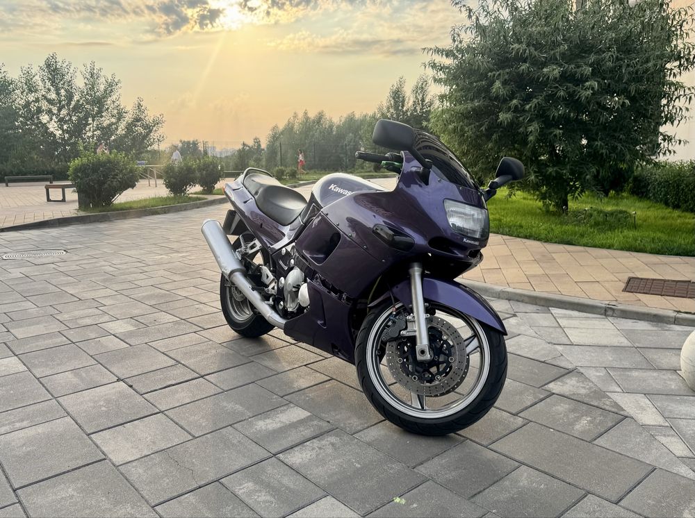 Kawasaki Ninja ZZR 400