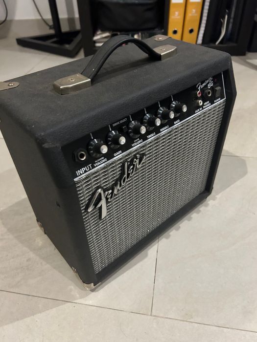 Amplificador Fender Frontman 15G como Novo