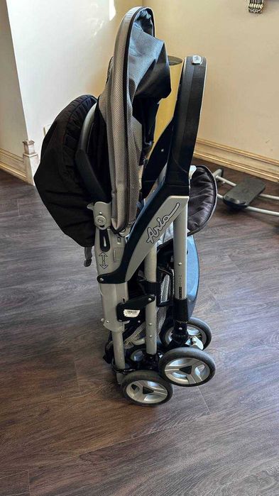 Продам легкую и компактную прогулочную коляску Peg-Perego Air (Италия)