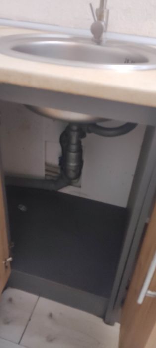 Продам кухню 180/190/85 глубина столешницы 60