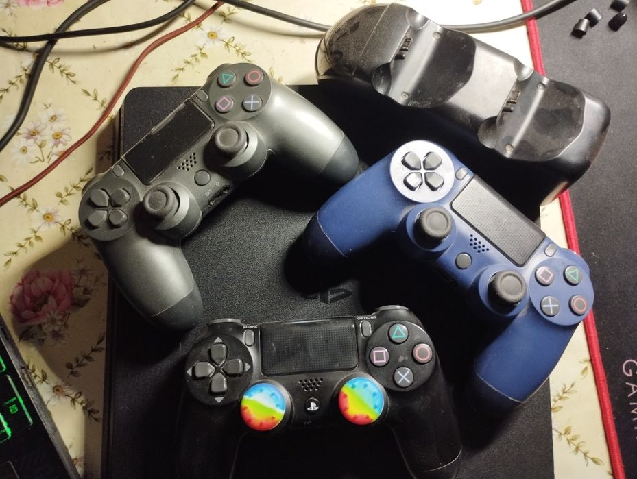 Playstation 4 slim