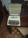 Maquina de escrever antiga