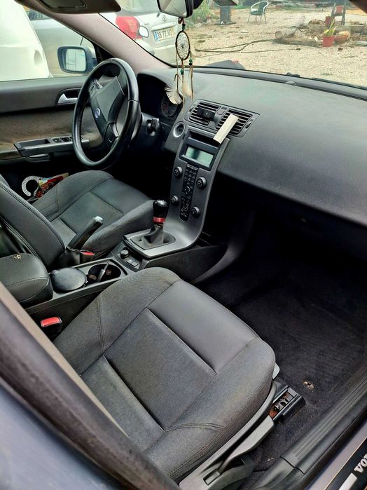 Vendo Volvo v50 136 cv 1.9 c por 4400 eur