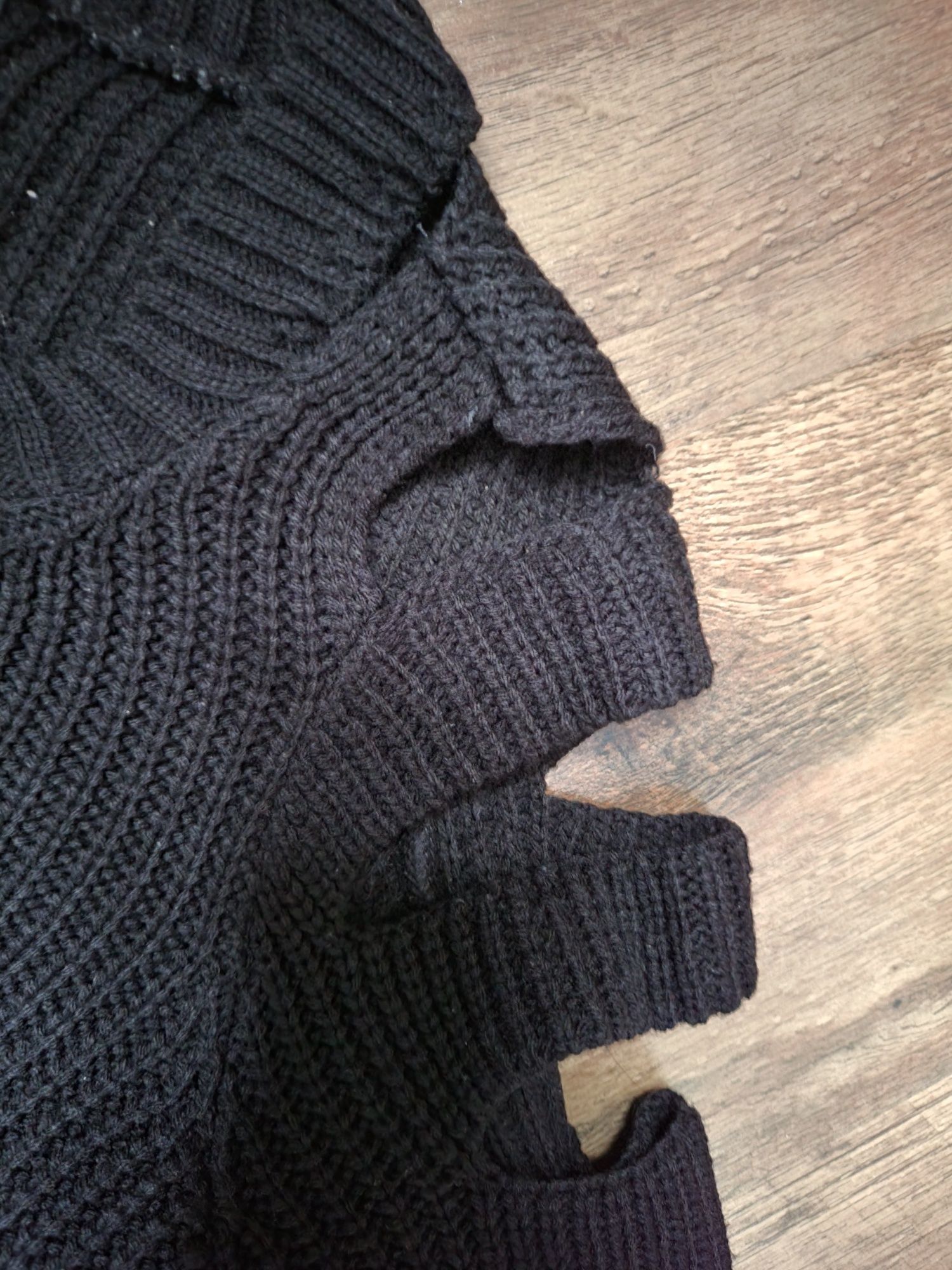 Czarny sweter r. L