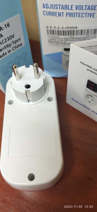 Захисне реле напруги TOMZN з дисплеєм