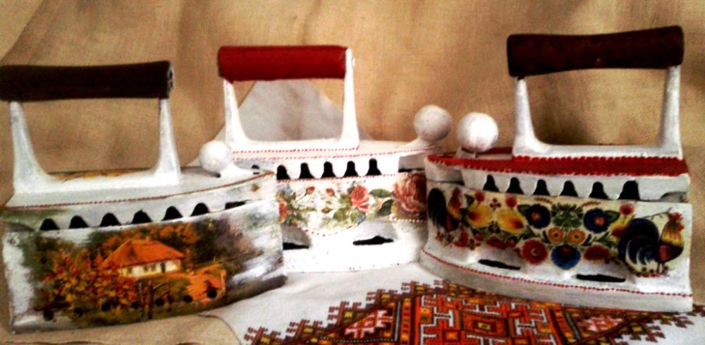 Утюги старинные декорированные -оригинальные подарки -предметы декора