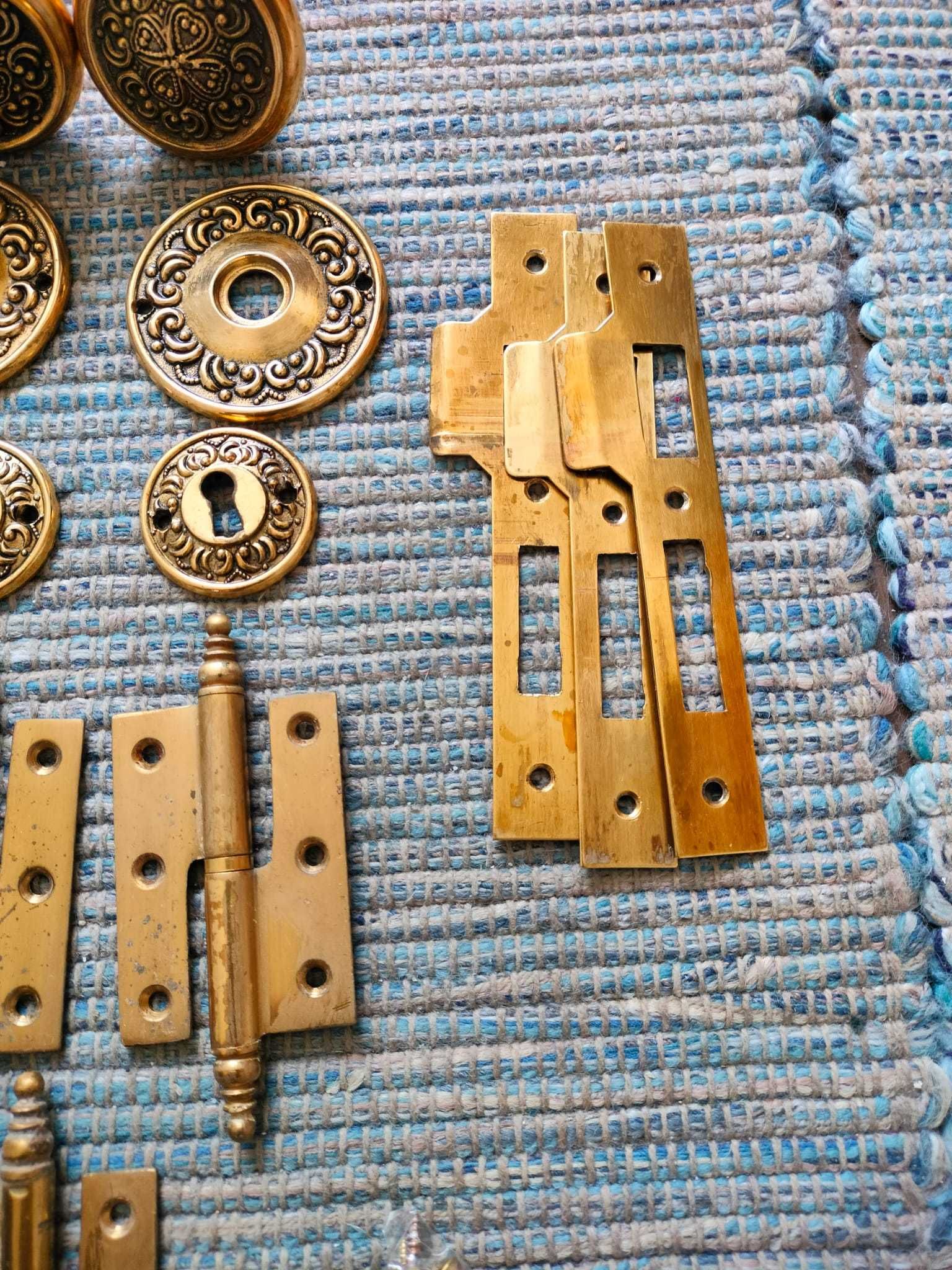 Ferragens para portas interiores