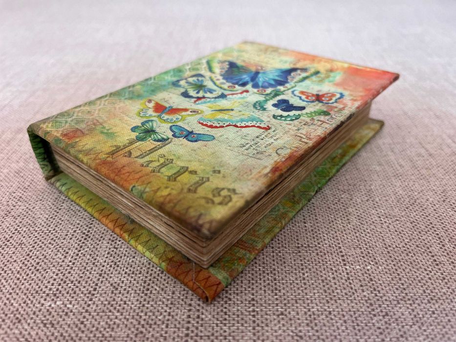 Caixa/Livro Vintage Borboletas | Forro Aveludado