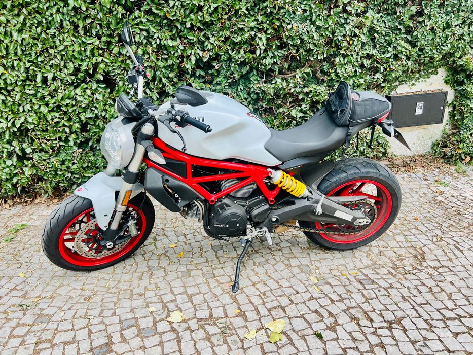 Ducati Monster 797