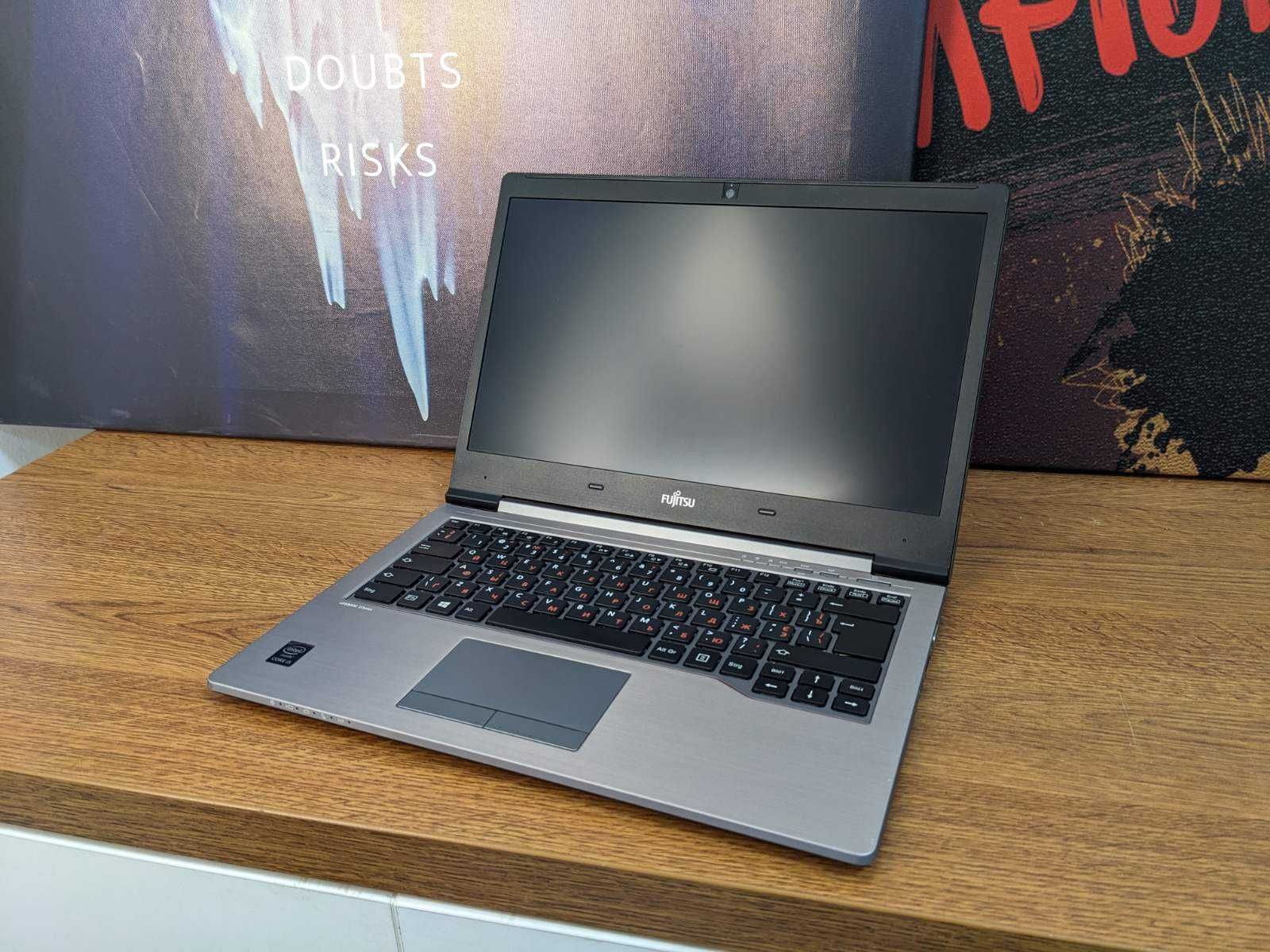 Тонкий Fujitsu LIFEBOOK U745 топова начинка з FHD IPS