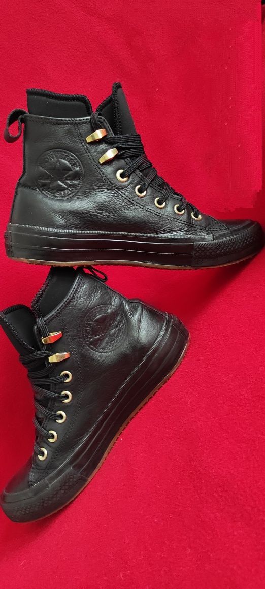 Converse Chuck Taylor WP Boot rozmiar 37,5 (24 cm)
(black/black/gum)