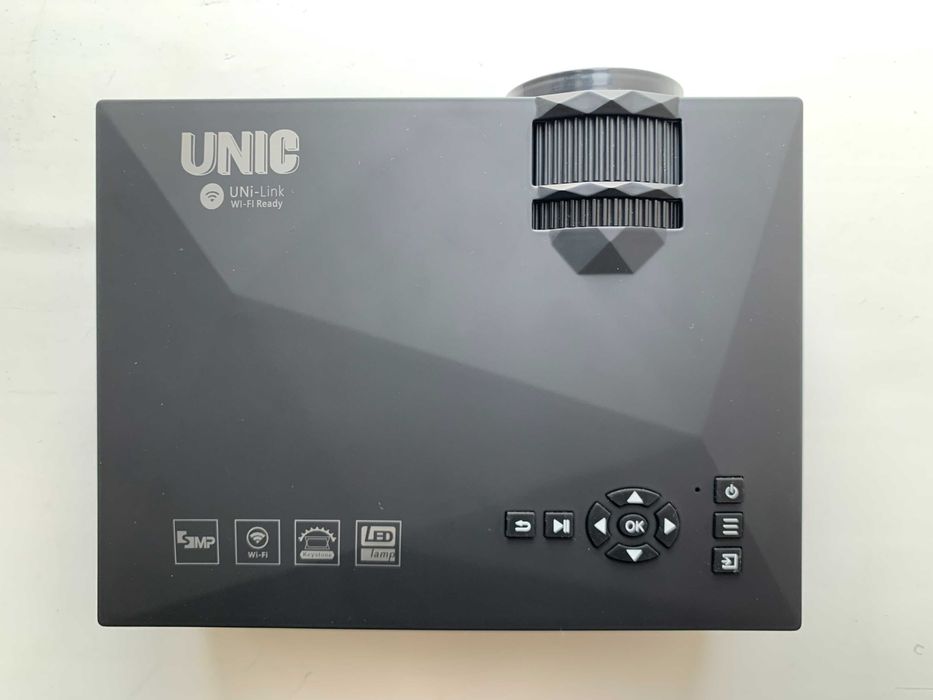 Продаж. НОВИЙ Проектор Unic UC68