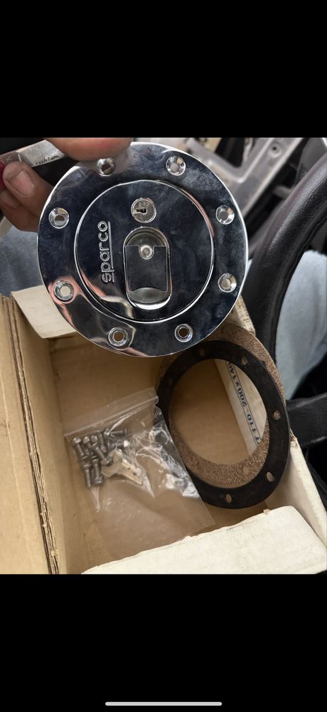 Tampa combustivel sparco