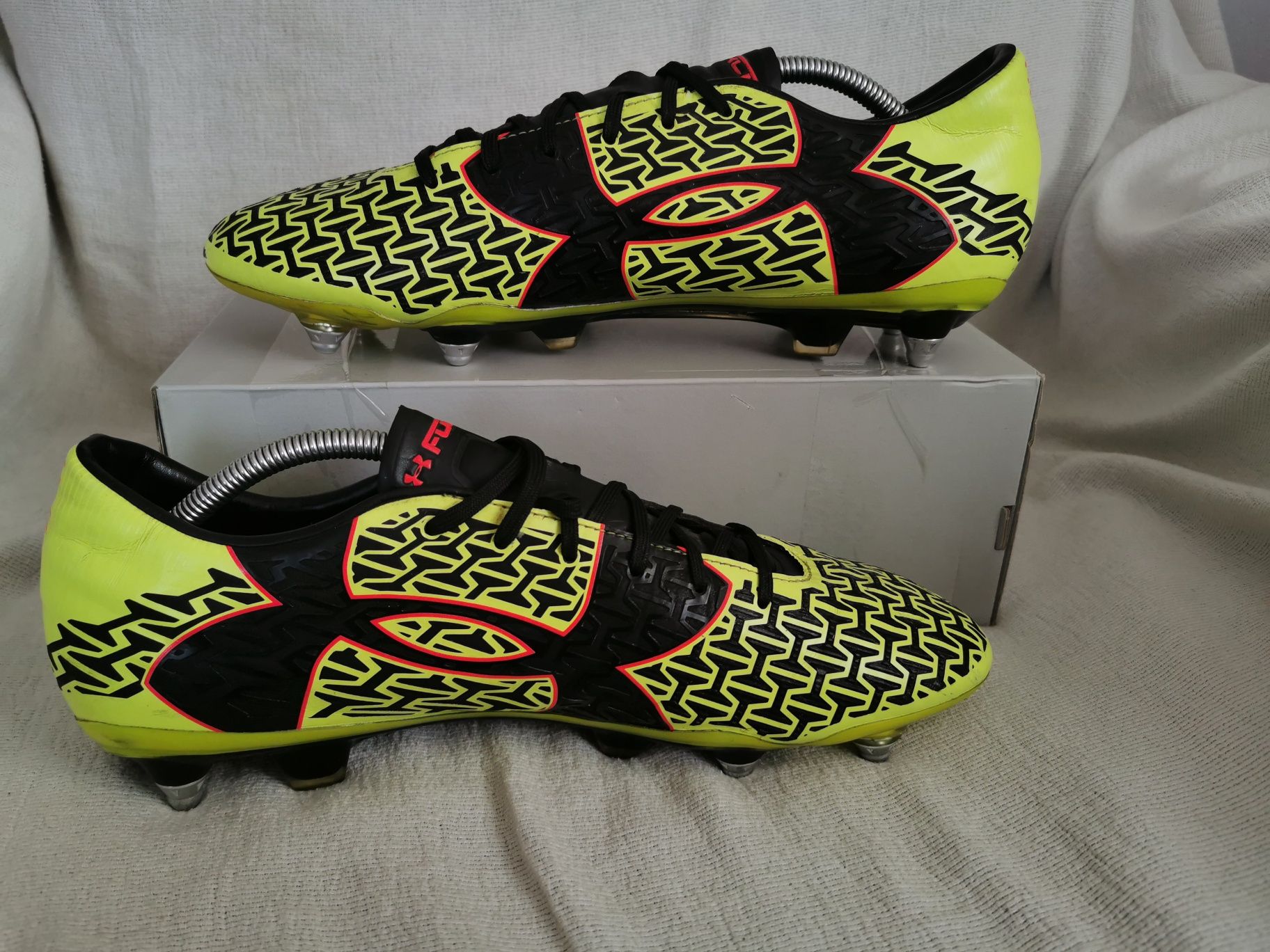Under Armour ClutchFit Force 2.0 profesjonalne buty piłkarskie korki 4