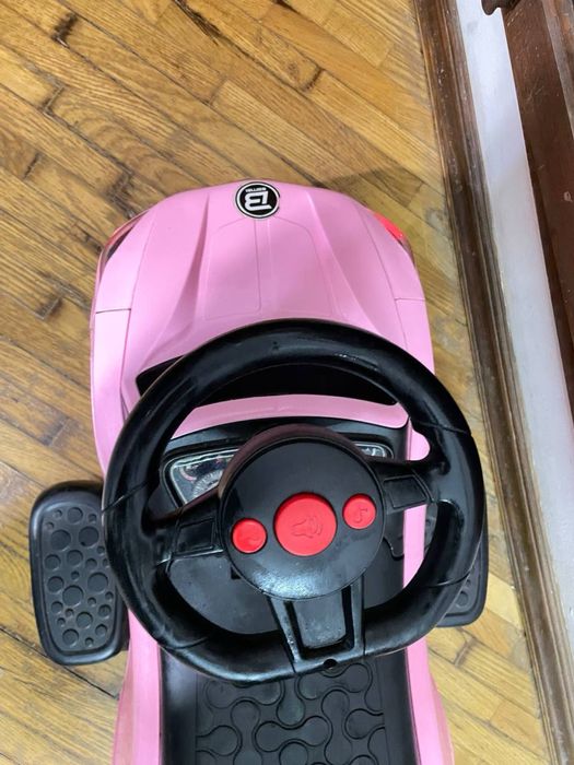 Електромобіль дитячтй автомобіль з керуванням