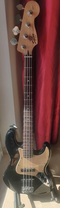 Squire affinity Jazz bass