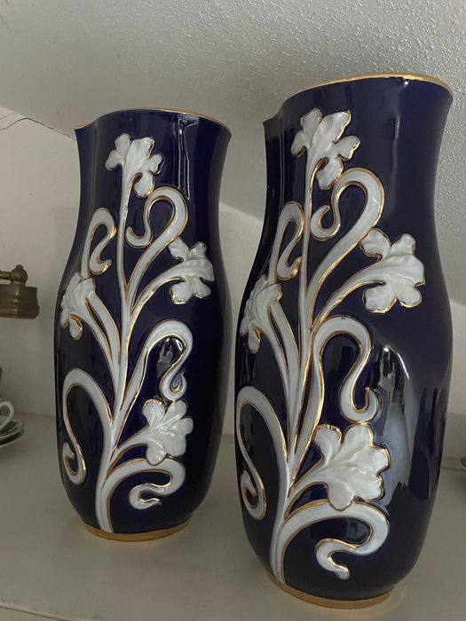 Par de jarras de porcelana de Limoges.