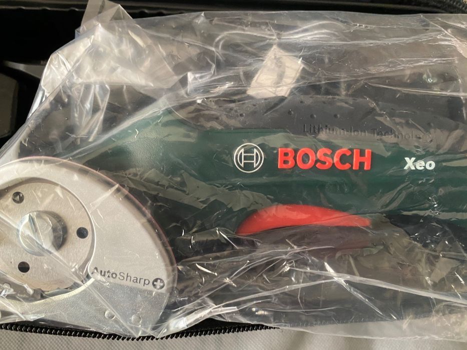 Cortador universal sem fios bosch xeo COMPLETAMENTE NOVO