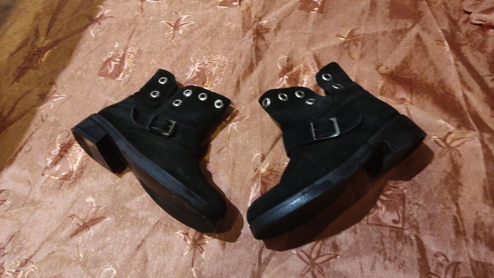 Ботинки 37размер