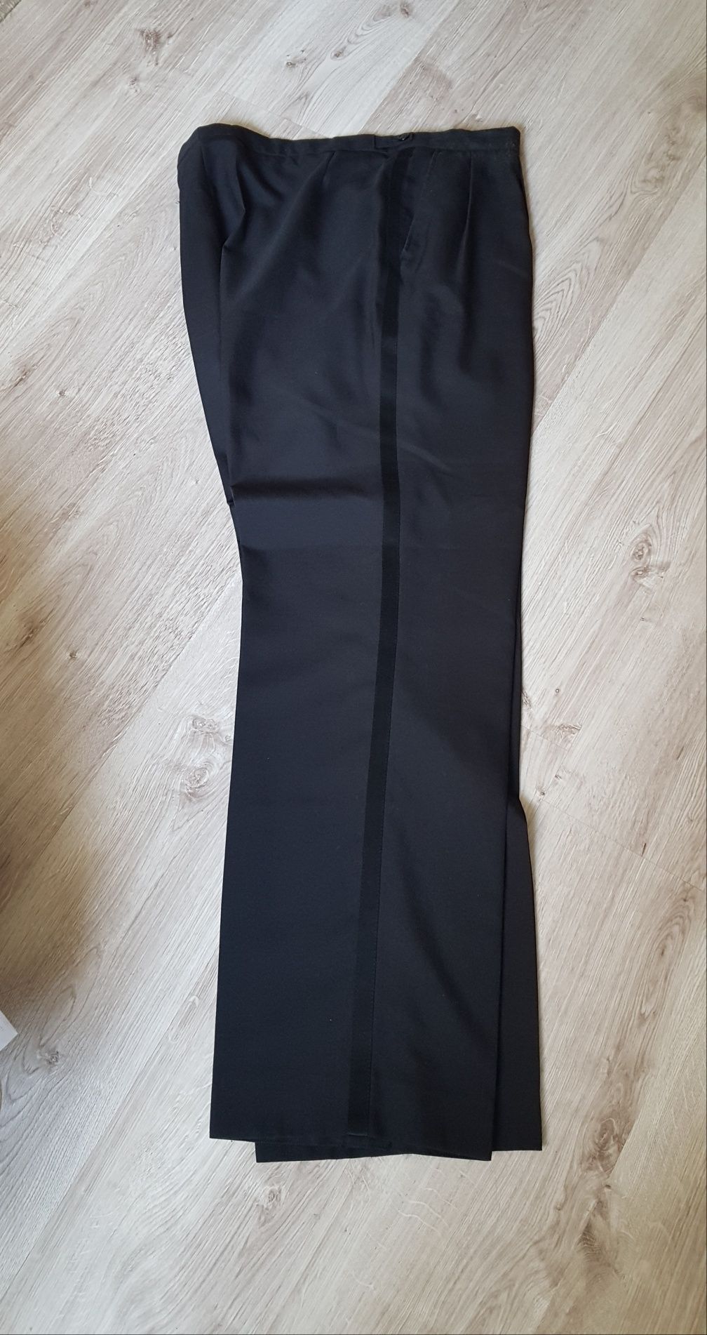 Smoking męski  2 XL (56) plus dodatki