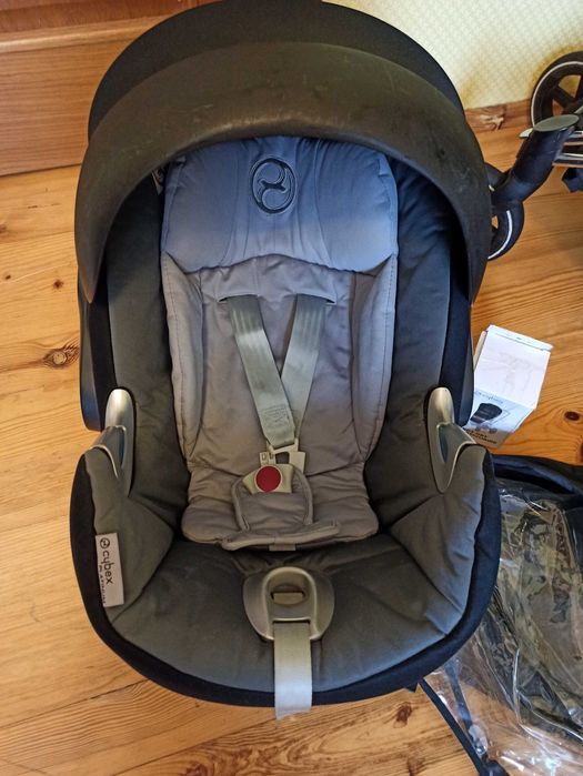 Автокрісло Cybex ATON Q з адаптерами