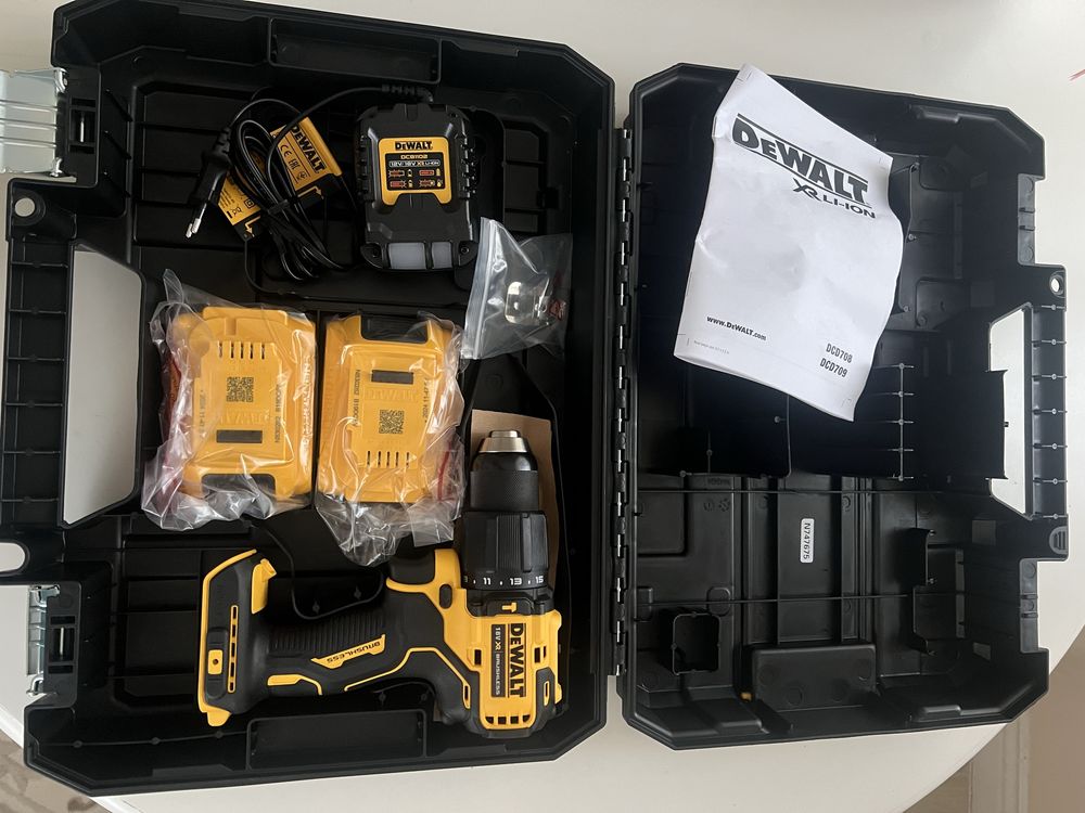 Дриль-шурупокрут акумуляторний безщітковий ударний DeWALT DCD709D2T