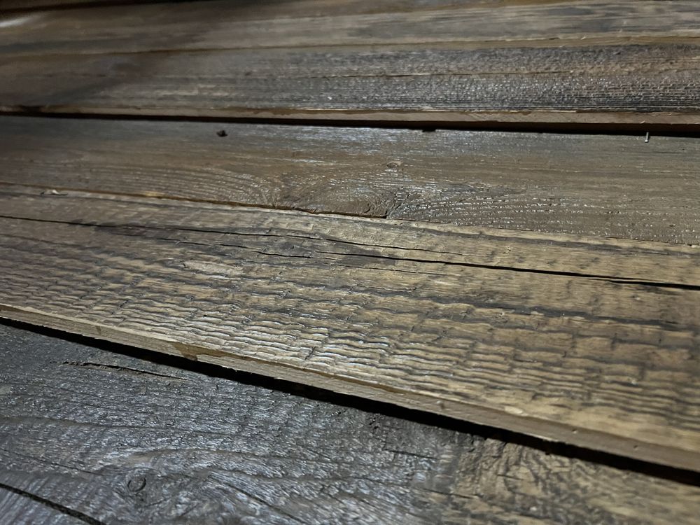 Ścianka z zaimpregnowanych starych desek 120x235