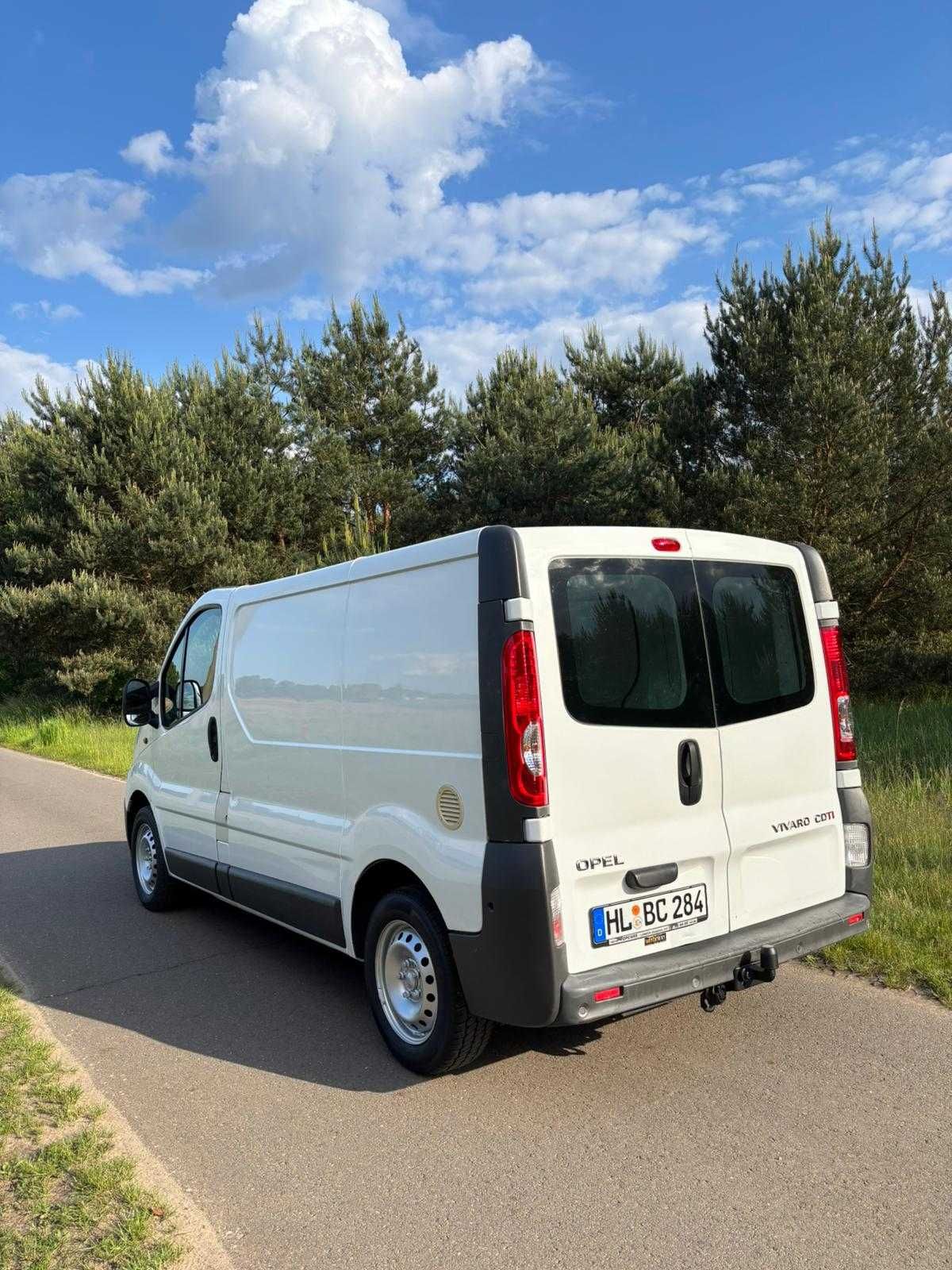 opel vivaro 2.0 cdti 2014r klima sprawna ,hak .tempomat