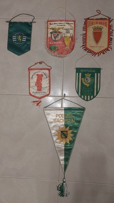 Galhardetes de varios clubes A a varios preços