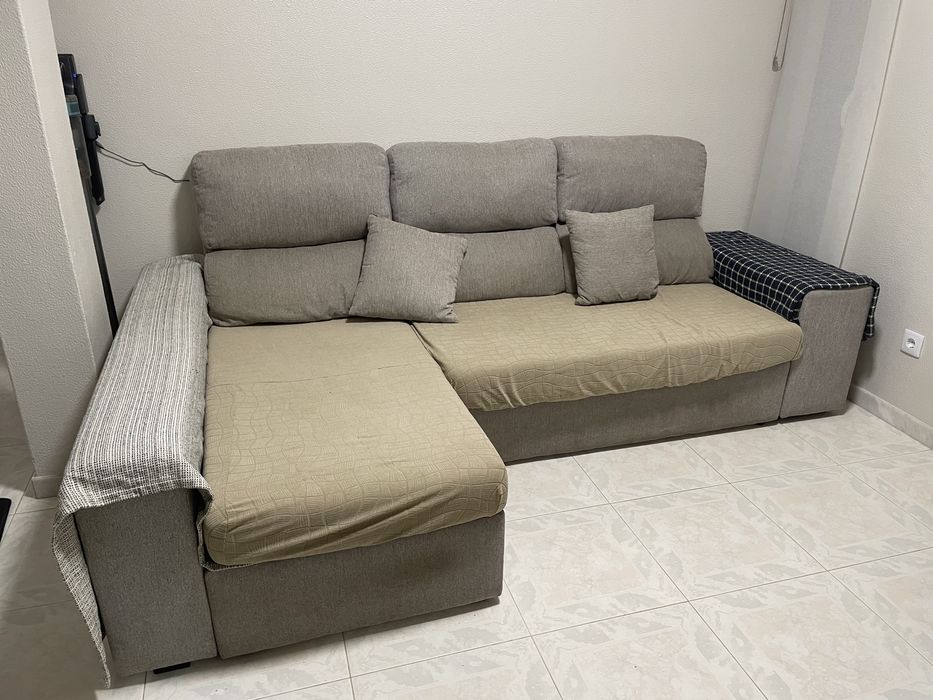 Sofá com chaise longue