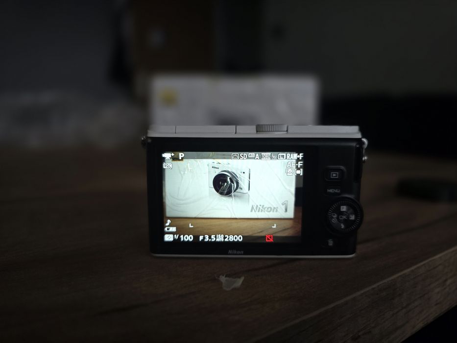 Nikon 1 j3 + obiektyw nikon 10-30