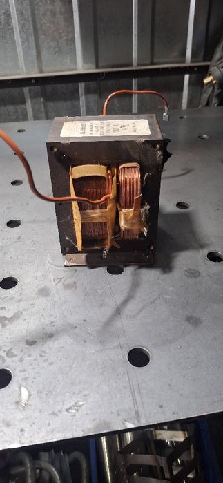 Transformator od mikrofali