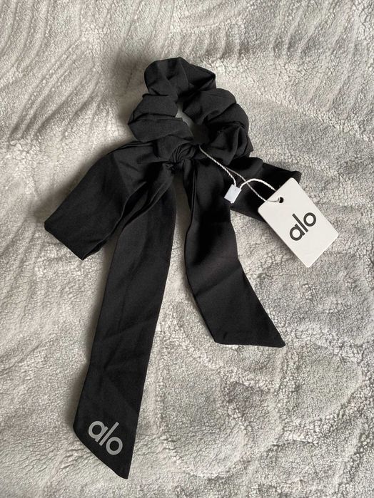 Gumka do włosów Alo Yoga yoga scrunchie new Love Knots Tie Scrunchie