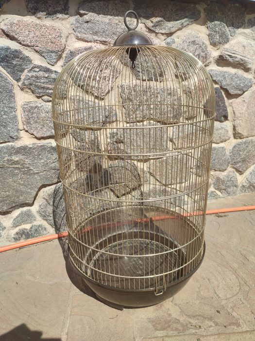 Продаю клітку для птичок.