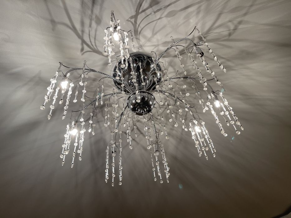 Люстра скляна в ідеальному стані