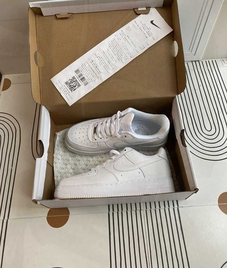 Damskie tenisówki Nike Air Force 1 '07 w rozmiarze 40