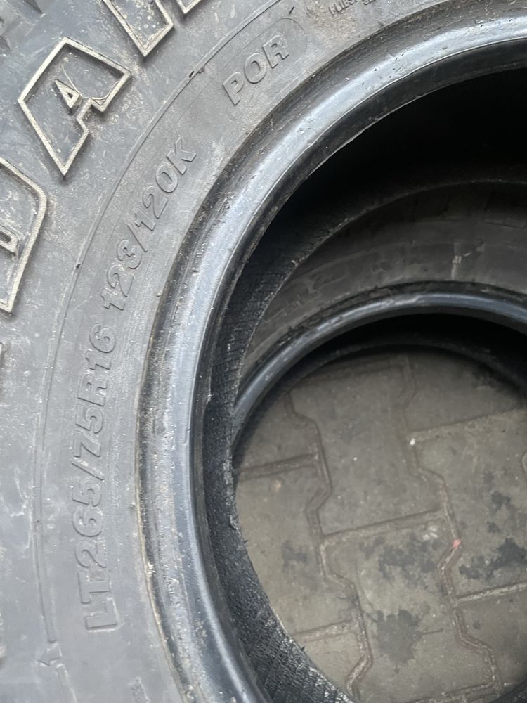 Opony 265/75/16..