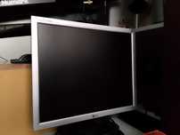 Monitor LG Flatron L 1718 S bardzo dobry stan