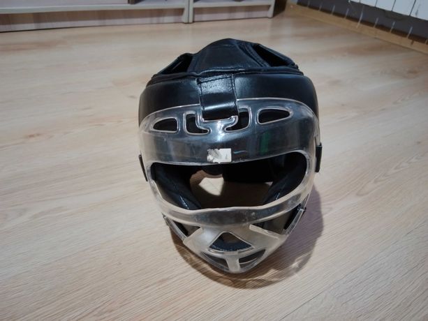 Kask bokserski z maską Profi Dragon