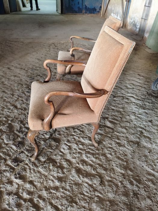 Cadeirões rústicos para restaurar