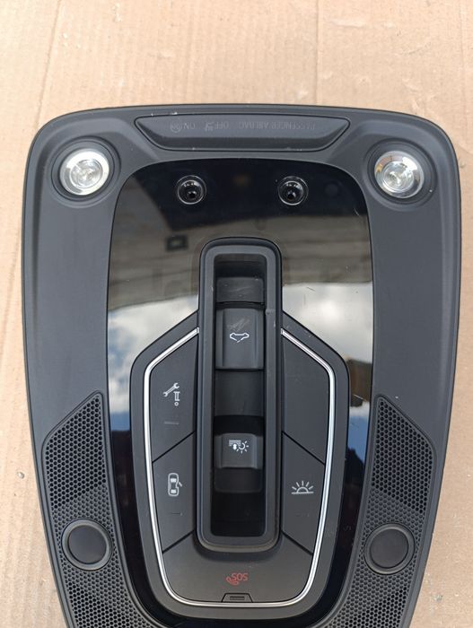 Плафон салона Audi Q7 2015-2020г черный. Оригинал