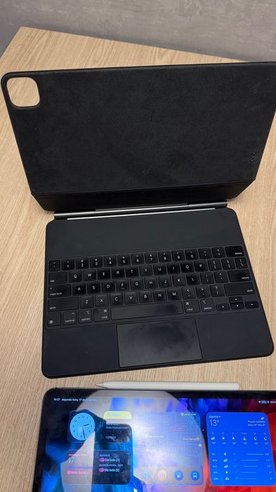 iPad Pro 12.9 (2020) + Apple Pencil 2 Gen + Magic Keyboard