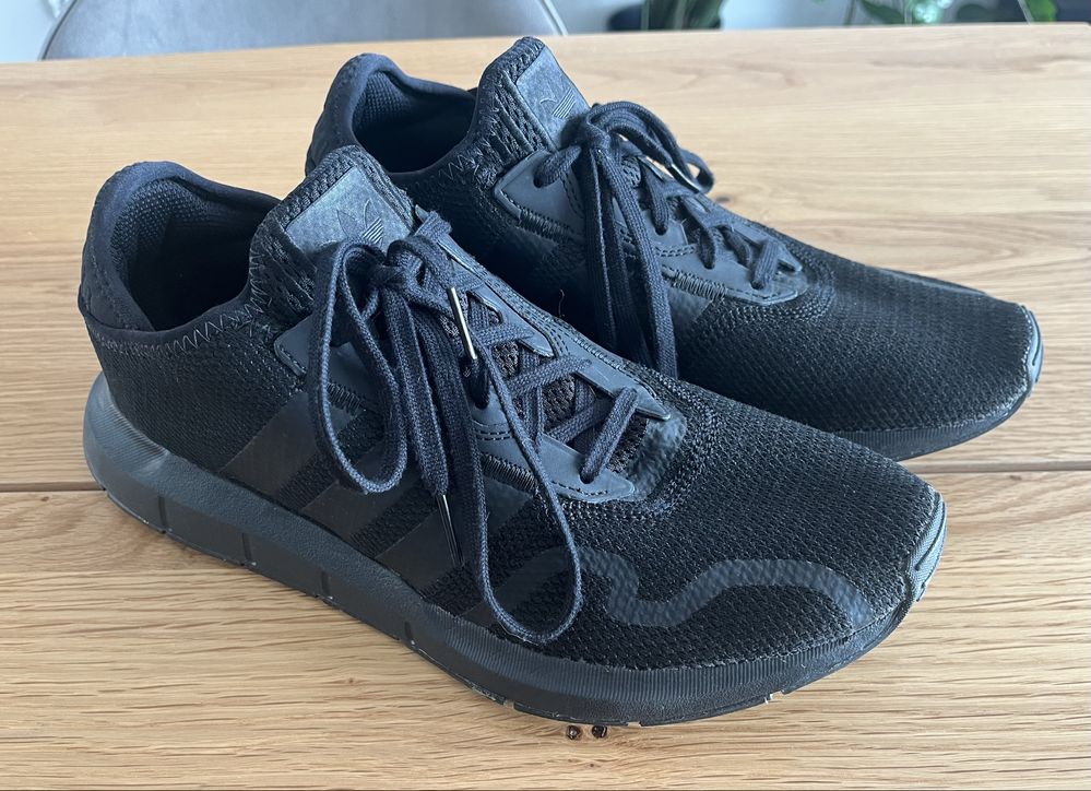 Buty Adidas SWIFT Unisex czarne 45 1/3