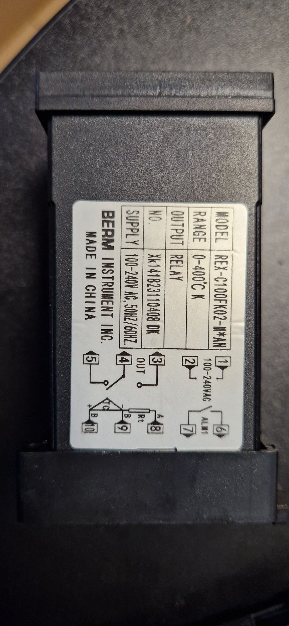 Regulator temperatury