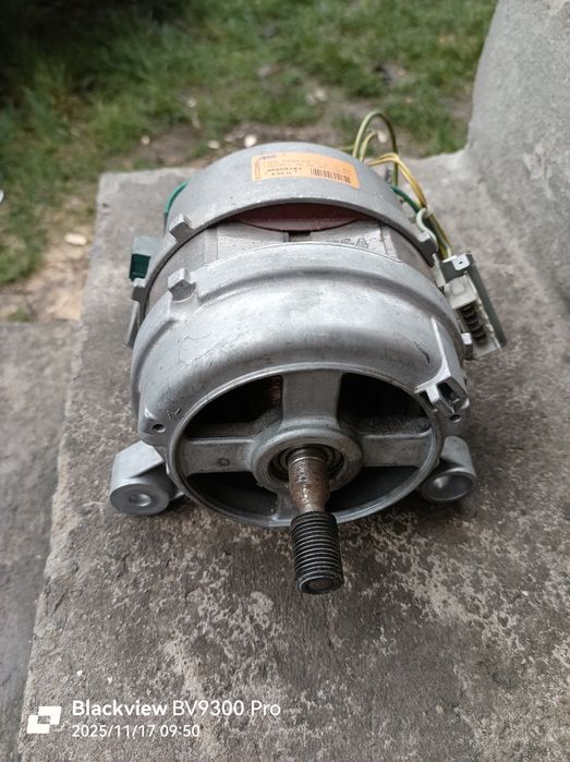 Мотор від пральної машини