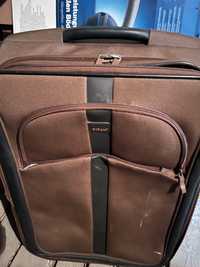 TITAN średnia podróżna walizka  67x40x20 cm.