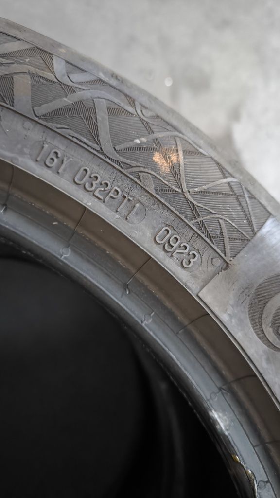 2  pneus 235/45/17 (30€ para todos) Porto
