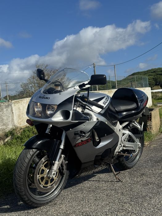 Suzuki GSX R 750 Srad