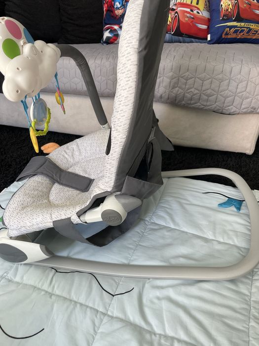 Cadeira baloiço Chicco com música NOVA